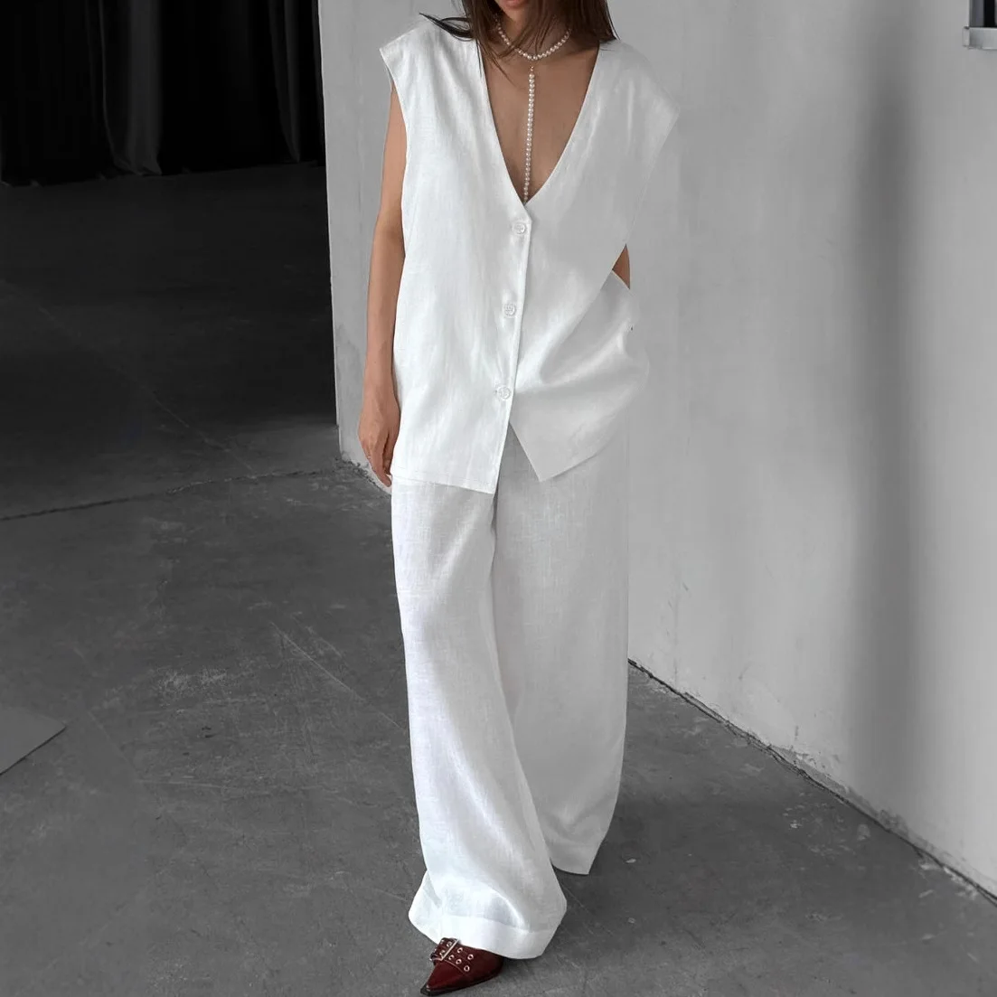 

2026 Summer New Pure Cotton V-neck Vest and Wide-leg Pants Two-piece Set for Women, with A Casual and Fashionable Design