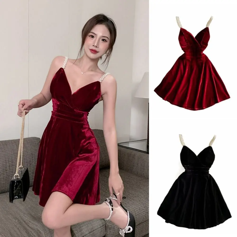 

Fashion Pearl Strap Velvet Slim Sling Dress V-neck Thin Velvet Princess Dress High Waist Sleeveless Chelly Gold Dress Women