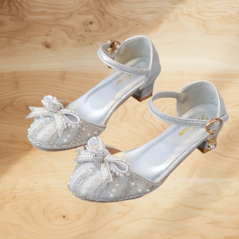 

Удобная подиумная модная летняя студенческая обувь принцессы для маленьких девочек, элегантные милые детские сандалии с блестящим бантом и кристаллами