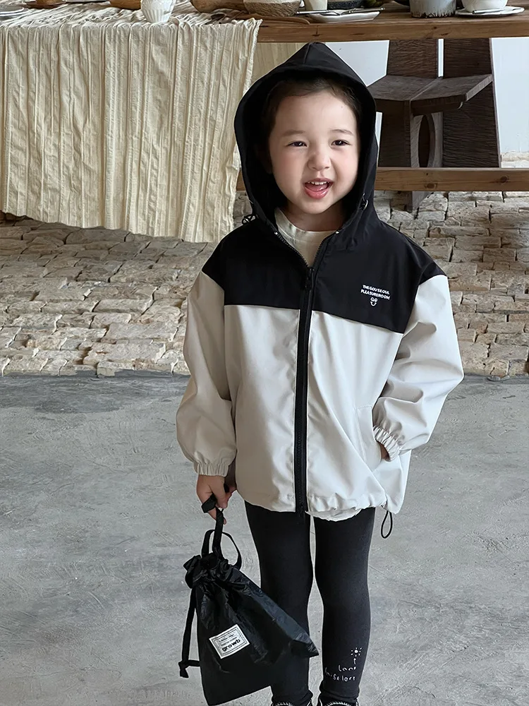 Girls Coat 2024 Autumn New Childrens Clothing Girl Baby Foreign Style Black and White Patchwork Outdoor Stormjacket Casual image 6
