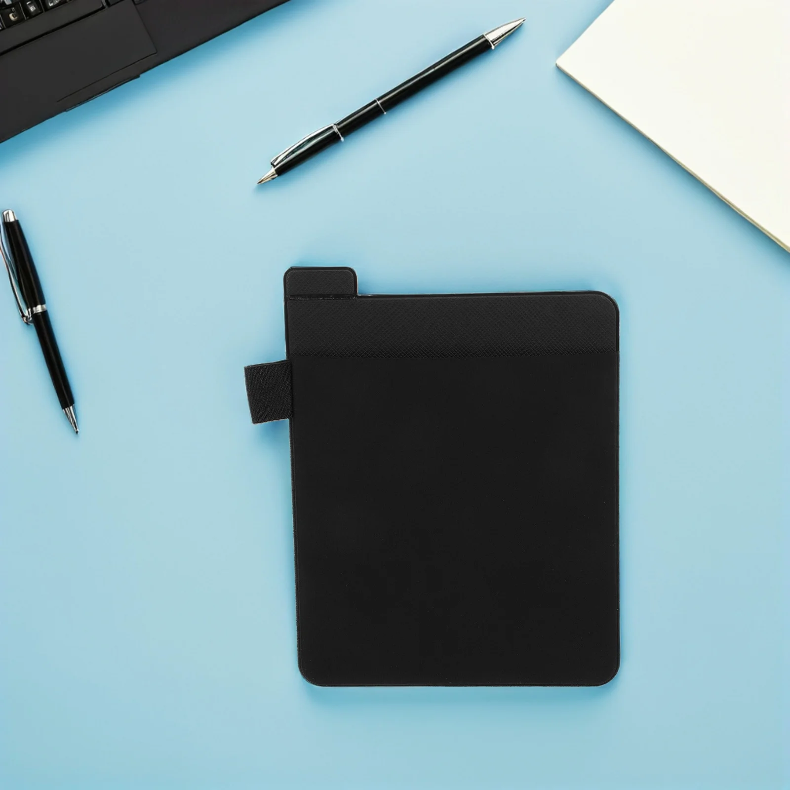 Capa adesiva para mouse para laptop, portátil, suporte adesivo, slot para caneta, ajuste universal, seguro, antiderrapante, capa de viagem para