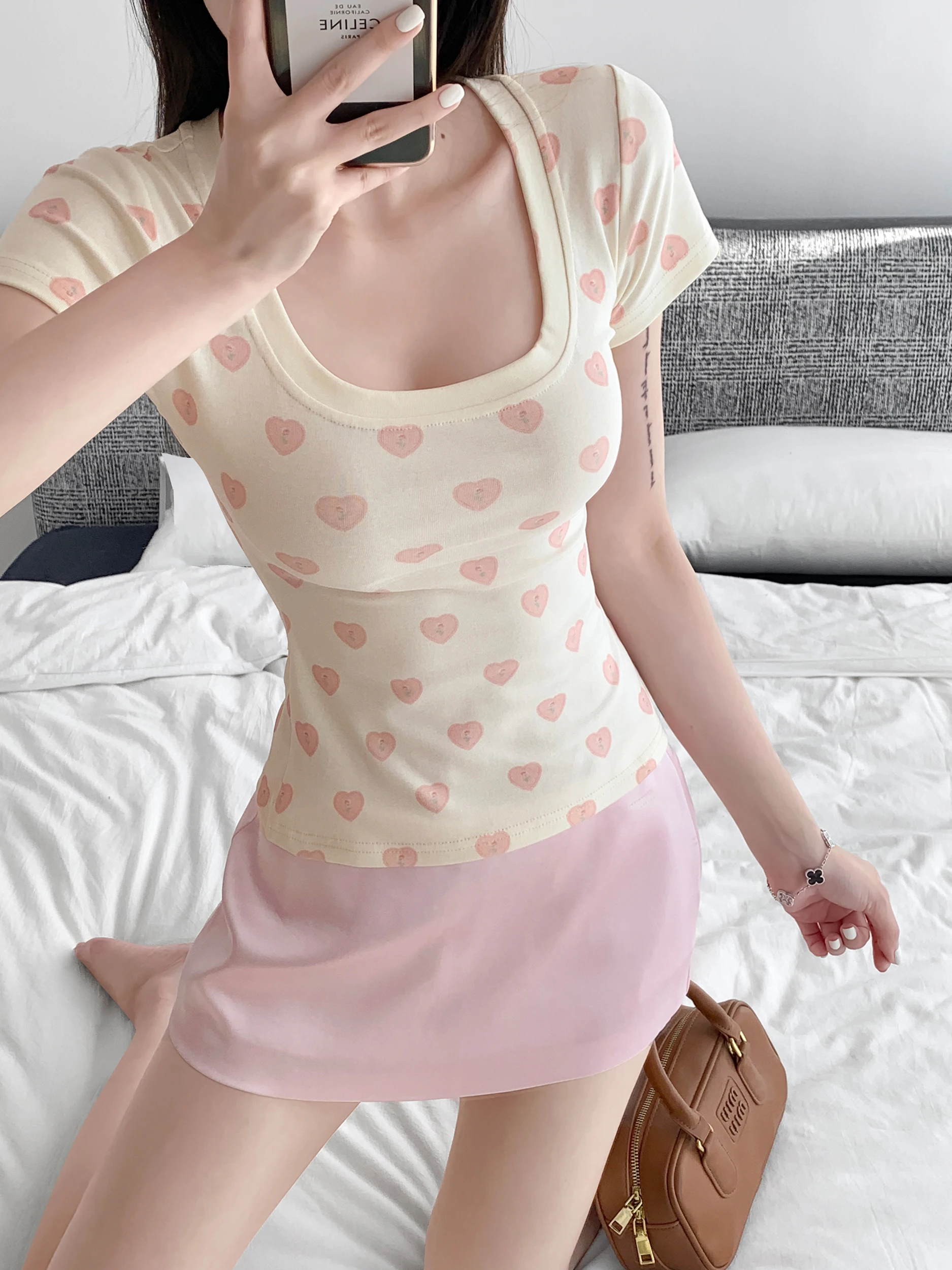 Zhang Zi  Sweet Heart Shaped Short Sleeve T Shirt Waist Cinched Slim Fit Korean Style U Neck Top Women Casual Cotton Tee