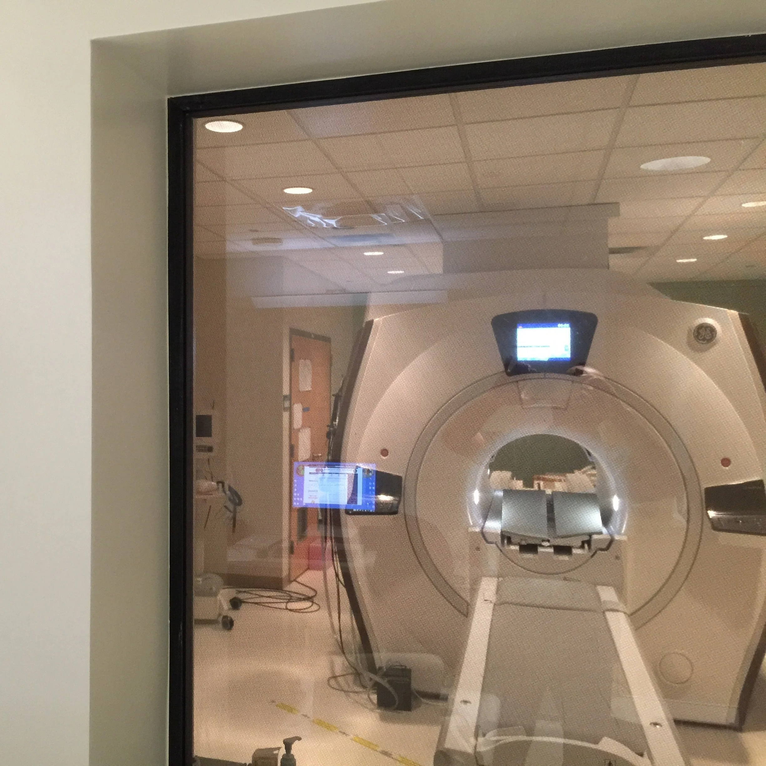 نافذة MRI ممتازة للحماية المتقدمة في حماية الترددات اللاسلكية وميزات السلامة