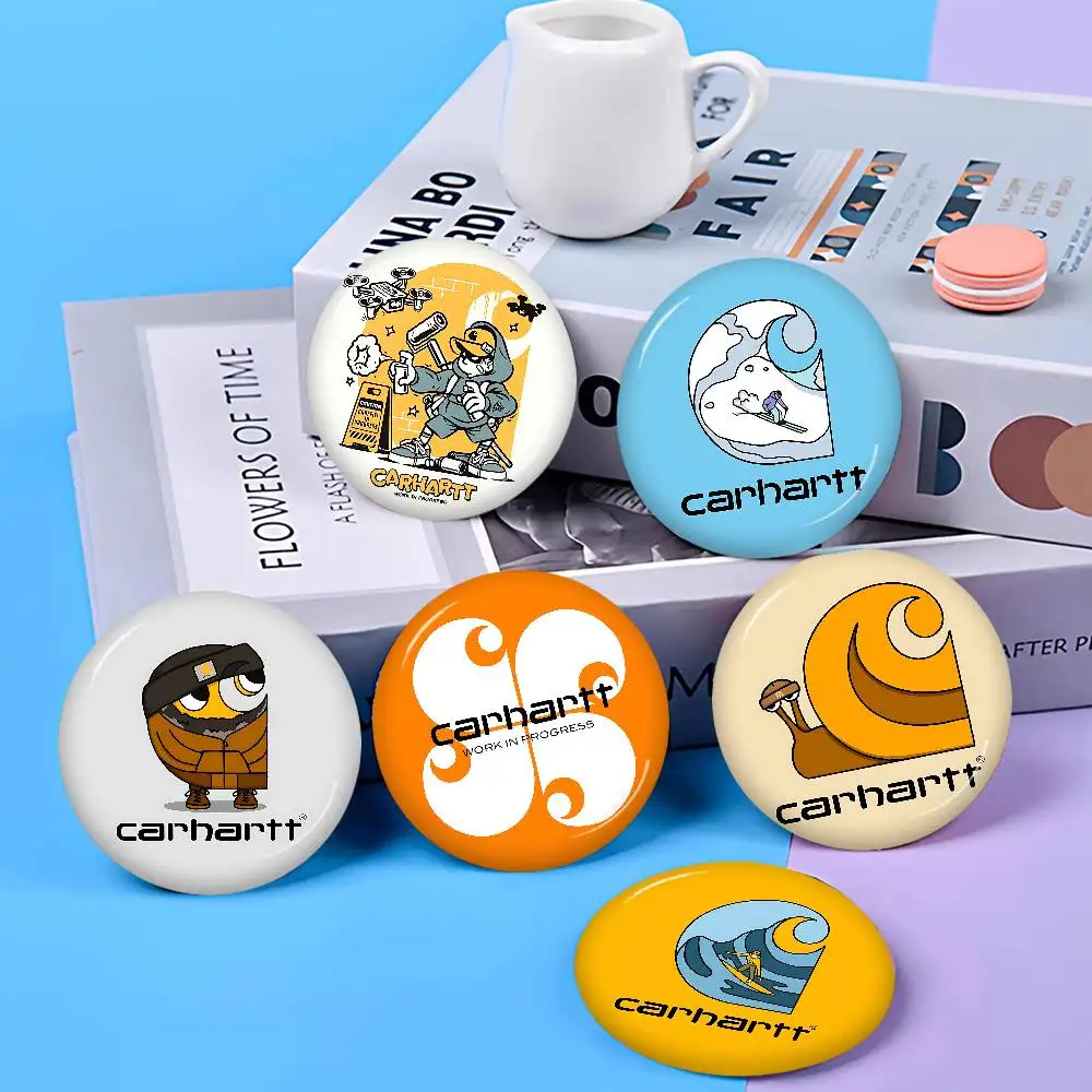 Pin de solapa de hojalata con LOGO C-Carharttes, broche personalizado de personaje de anime, insignia de cuello de dibujos animados estilo retro, regalo de joyería para fans
