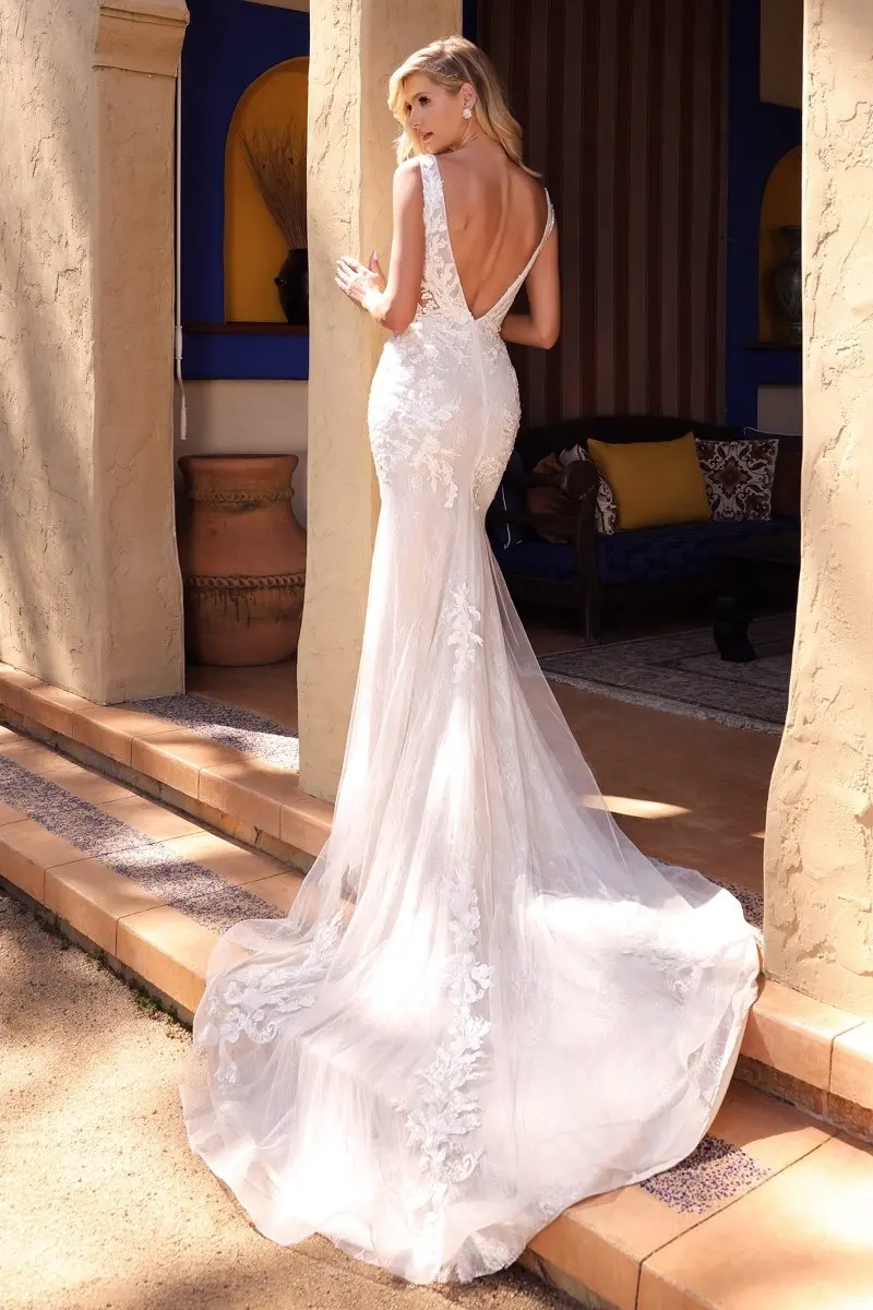 White Lace V-neck Sleeveless Mermaid Brides Wedding Dresses Tulle Spaghetti Straps Backless Elegant Chapel Train Bridal Gowns