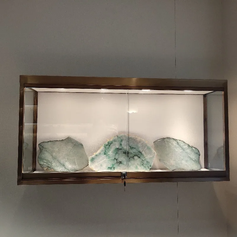 Stainless steel wall cabinet jewelry display hanging on the wall, hanging cabinet suspended and embedded figure model, small tra