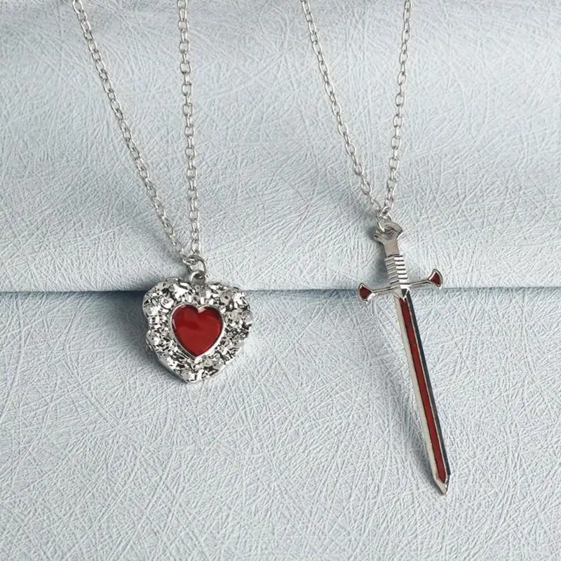 A52E Beautiful Swords Heart Necklace for Women Love Symbol Pendant Clavicle Chain Fashionable Couple Jewelry Accessory