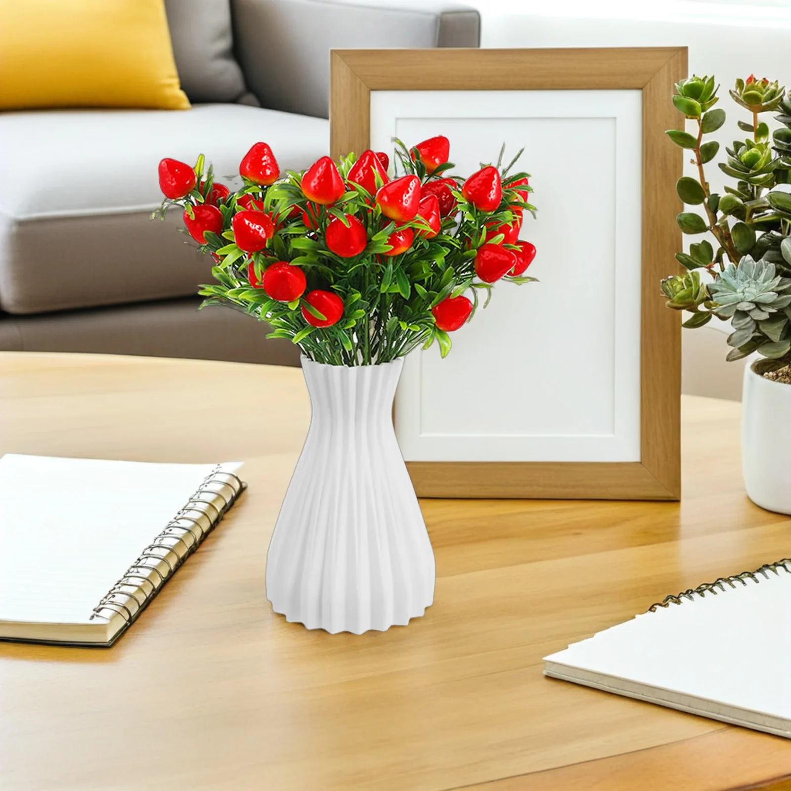 

8Pcs Lifelike Artificial Strawberry Stems Red Plastic Fake Strawberry Branch Bouquet Home Indoor Table Decoration