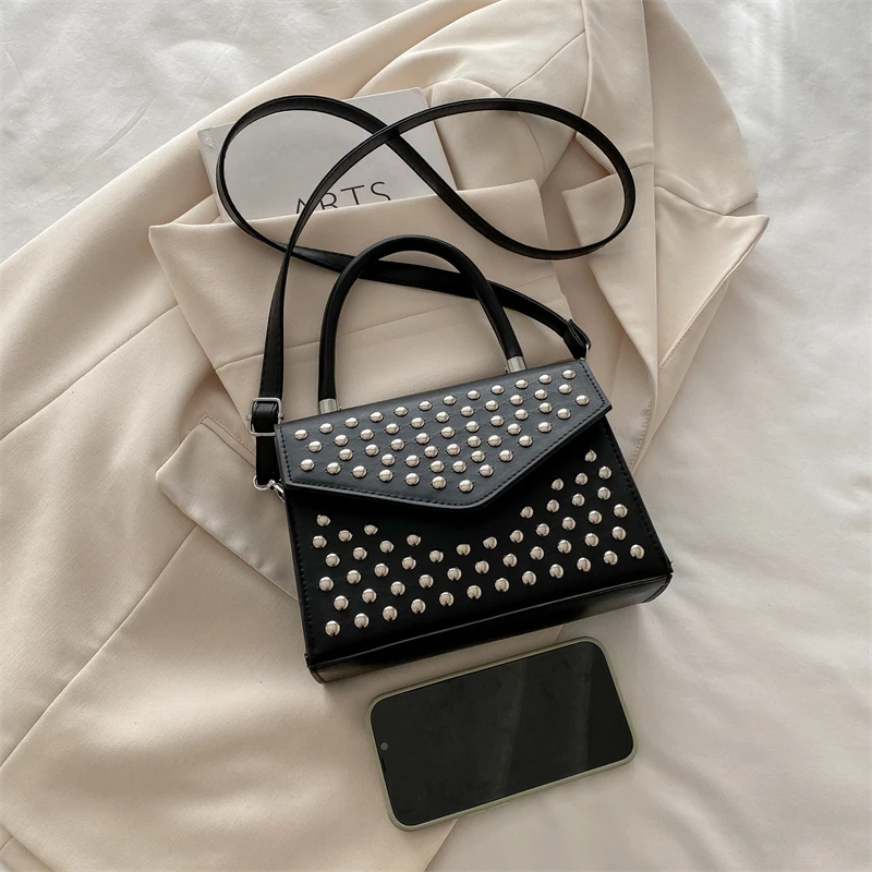 Designer Nieten Umhängetasche mit kurzem Griff Handtasche Mode Mini kleine Handytasche Geldbörse solide Pu-Leder Damen Umhängetaschen – Detail 4