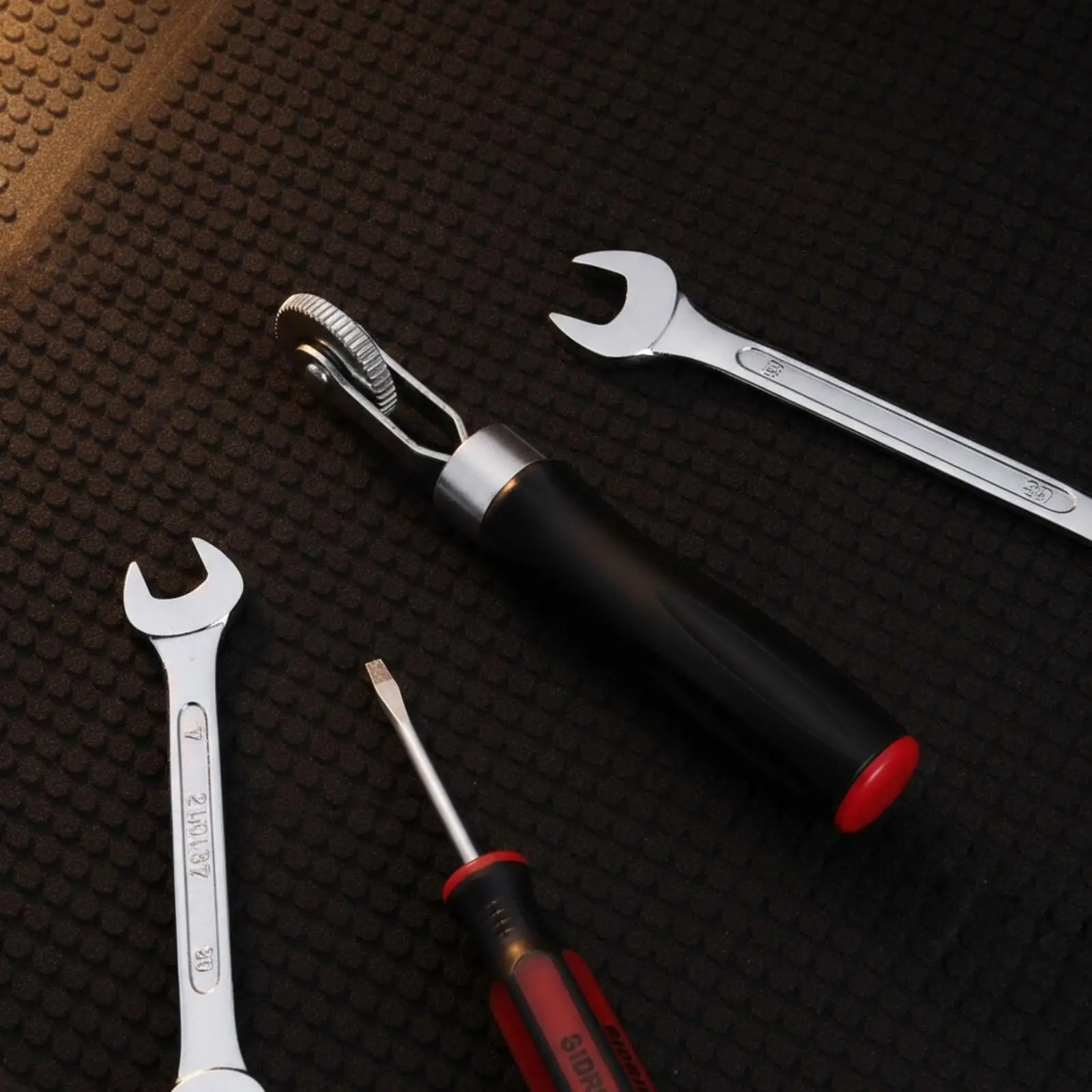 Tire Repair Roller Handheld Compactor for Rubber Patching and Insulation Pressing with Friction Free Metal Wheel