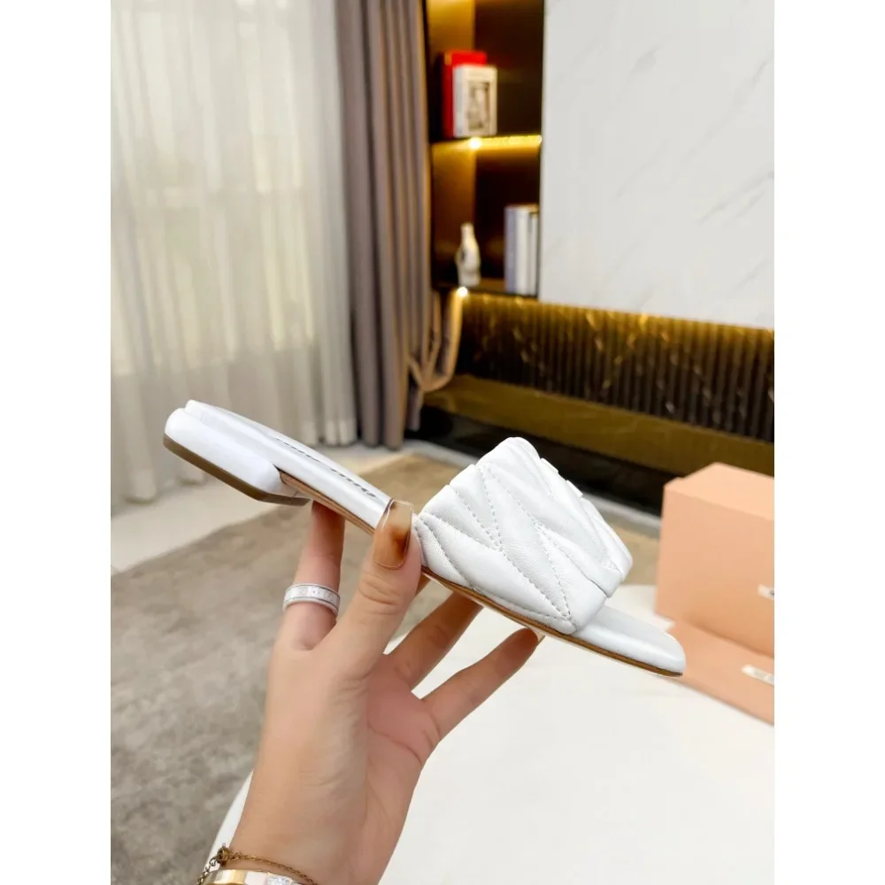 25 gran oferta M sandalias de mujer zapatillas hogar ropa al aire libre hogar fondo plano antideslizante moda de verano plisado cabeza cuadrada fondo plano