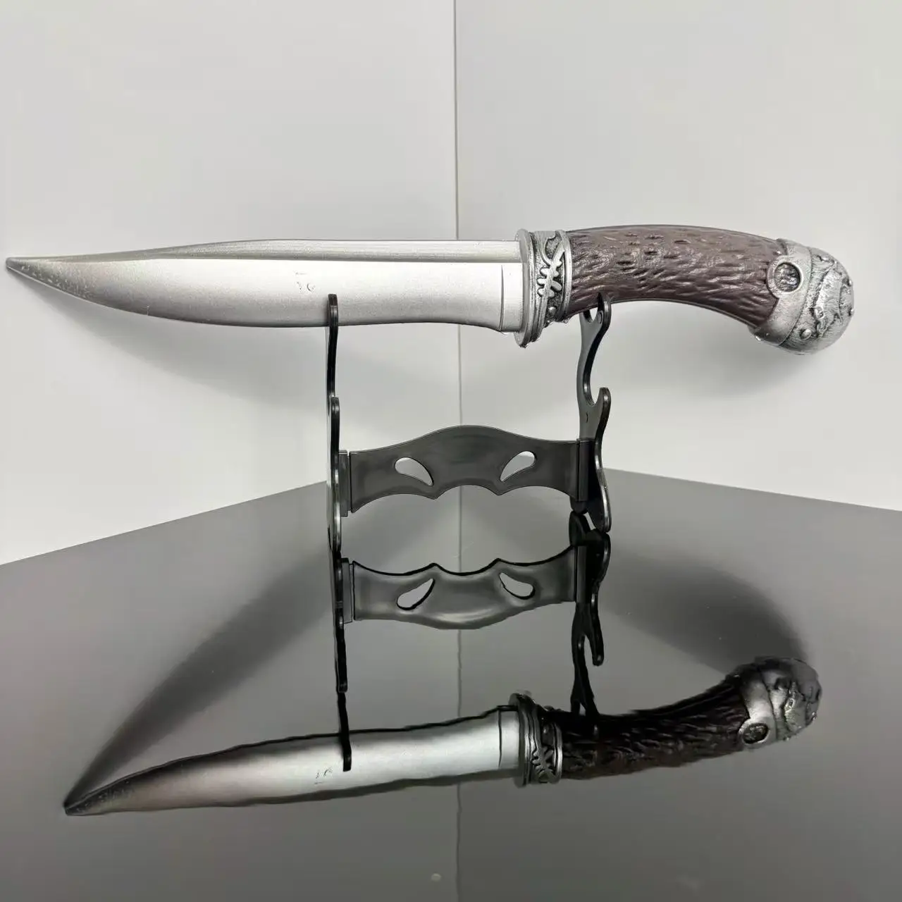 37cm/14.5inch Foam Sword Stage Performance Martial Arts Prop Silver Blade Pu Sword Western Short Sword Cosplay Knives Toys Boys - view 6