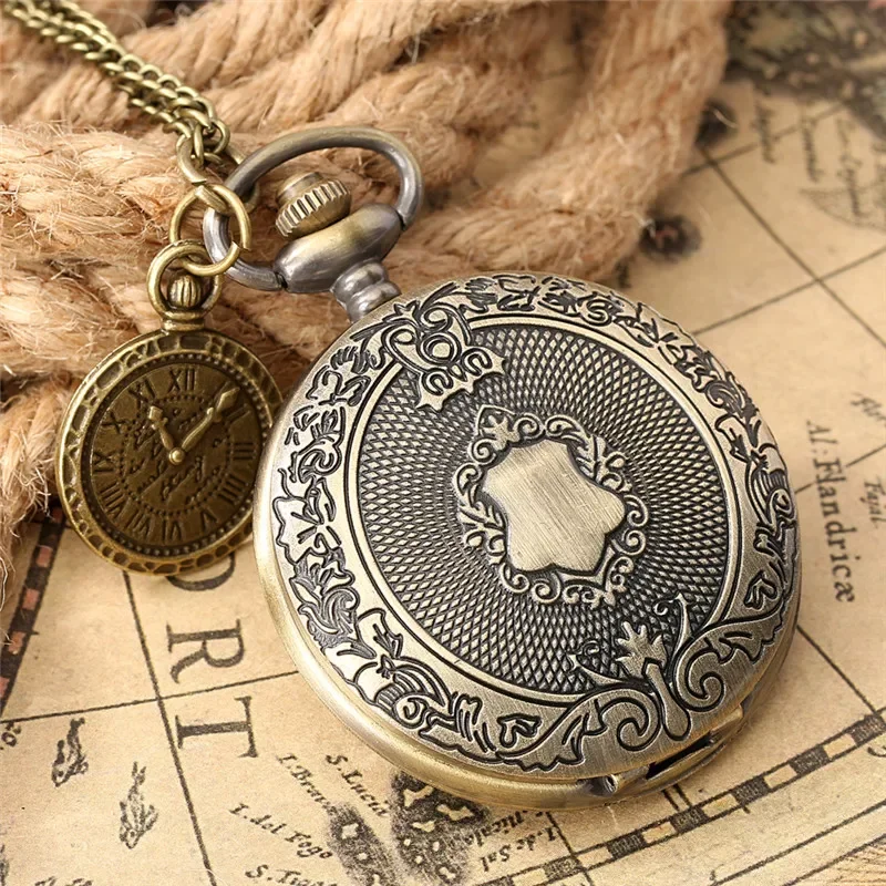 Vintage Style Shield Case Bronze Quartz Pocket Watch for Men Women Roman Number Dial Timepiece Necklace Chain Clock Compass Deco