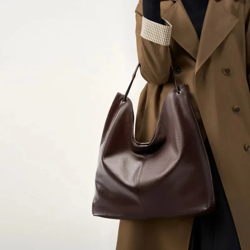 

New 2026 Popular Style Casual Huge Winter Tote Vegetable Tanned Cow Leather Women Armpit Shoulder Bag Large Coffee Handbag