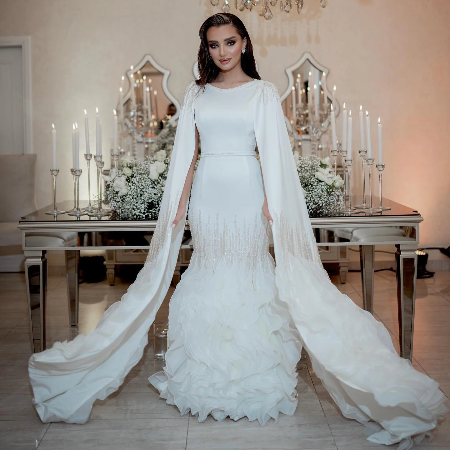 Sharon Said Luxuriöse Meerjungfrauen-Abendkleider in Nude mit Cape-Ärmeln und gestuften Rüschen für arabische Hochzeitsfeiern SS440 Maßanfertigung – Detail 16