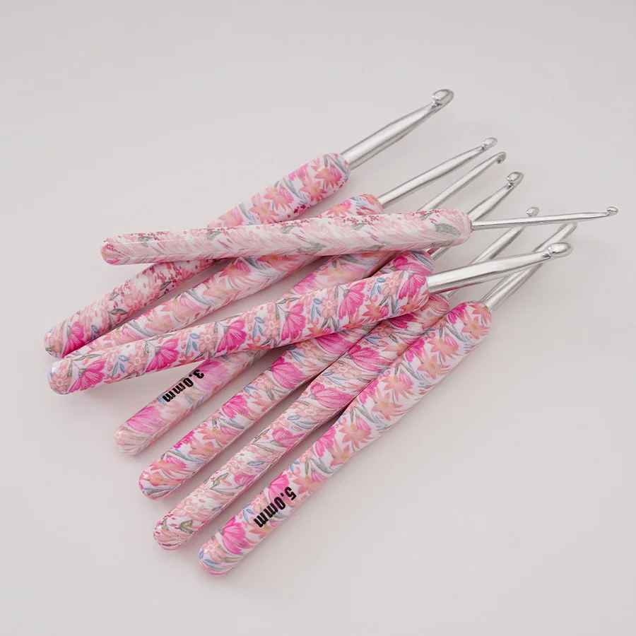 8Pcs Pink Print Crochet Hook Ergonomic Handle for Arthritic Hands Extra Long  Knitting Needles for Beginners Crocheting Yarn