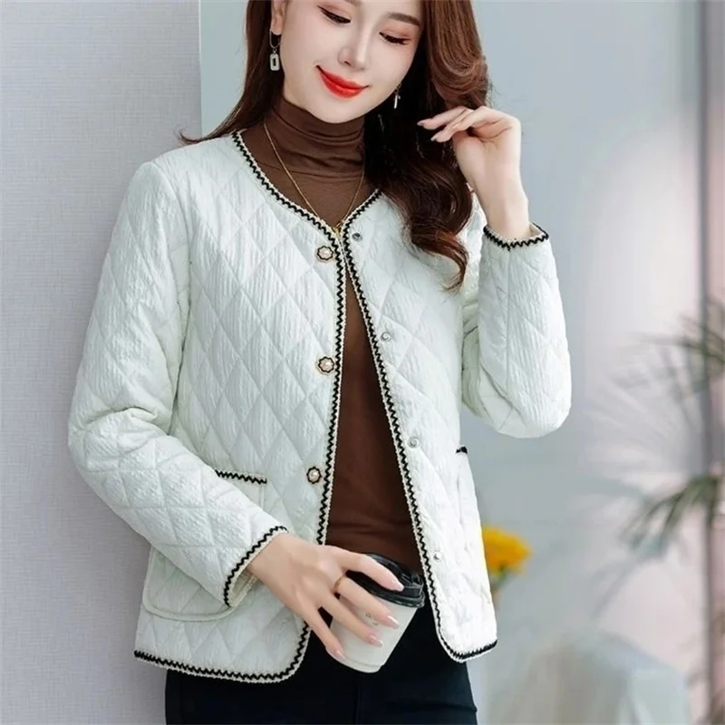 Small Fragrant Style Lightweight Cotton Coat 2025 New Autumn Winter Cotton Jacket Diamond Grid Fashion Keep Warm Jacket Top
