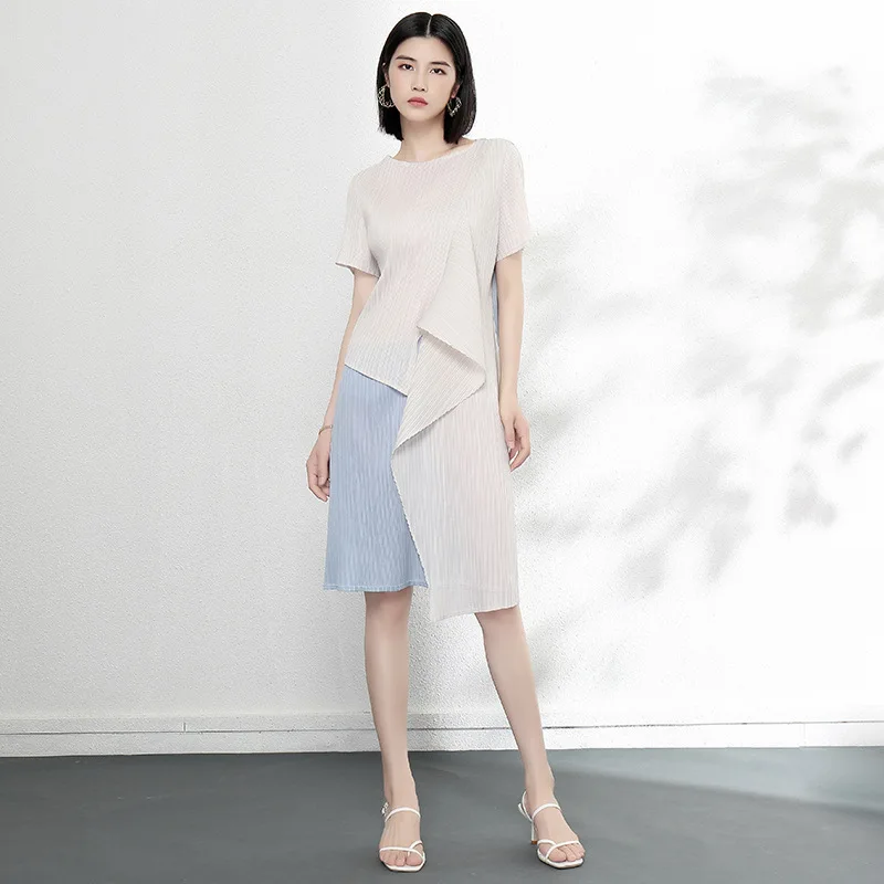 Miyake Kleid mit plissierter Taille, 2025, Sommer, neues schlankes Design, Farbkollision, unregelmäßiger mittellanger Rock