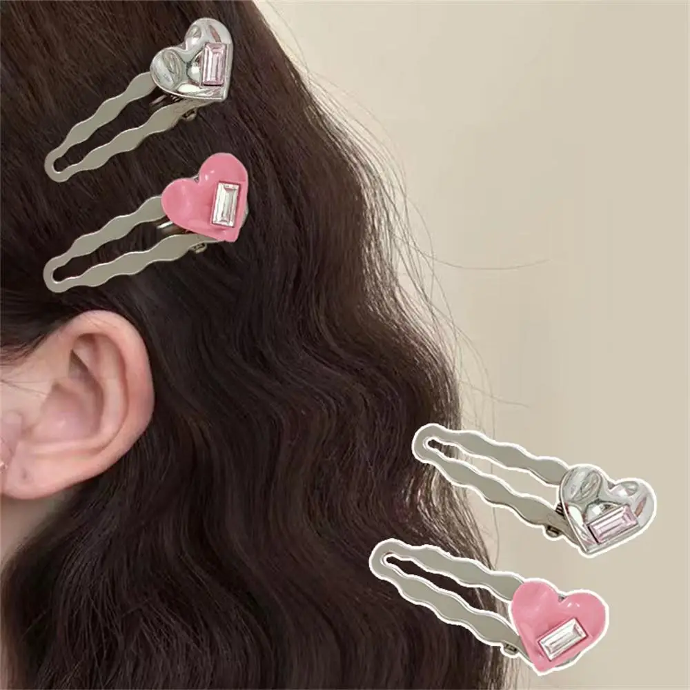 

Heart-shaped Hair Clip Metal Wave Hairpin Sweet Y2K Girls Fashion Hair Clips Bangs Side Hairpin Women Headwear Accessories