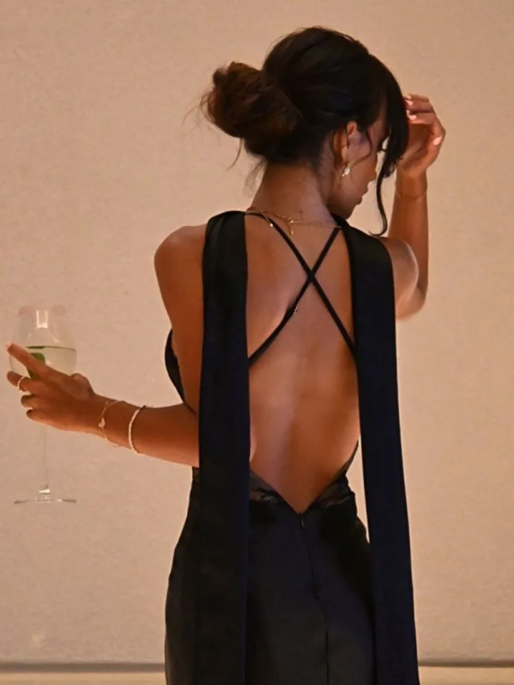 Mozision Halter V Neck Sexy Maxi Dress Women Fashion Hollow Out Spaghetti Strap Sleeveless Backless Bodycon Elegant Long Dress