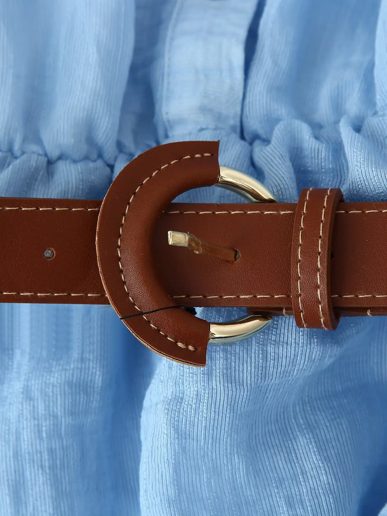 PB&ZA2025 Verão novo vestido casual simples feminino com cinto em camadas decoração vestido com decote em V