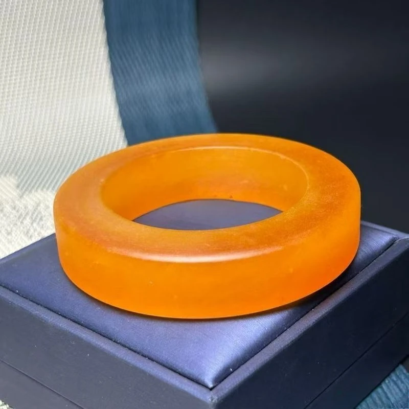 

Exquisite hot selling high ice natural jade bracelet as a holiday party gift for family members