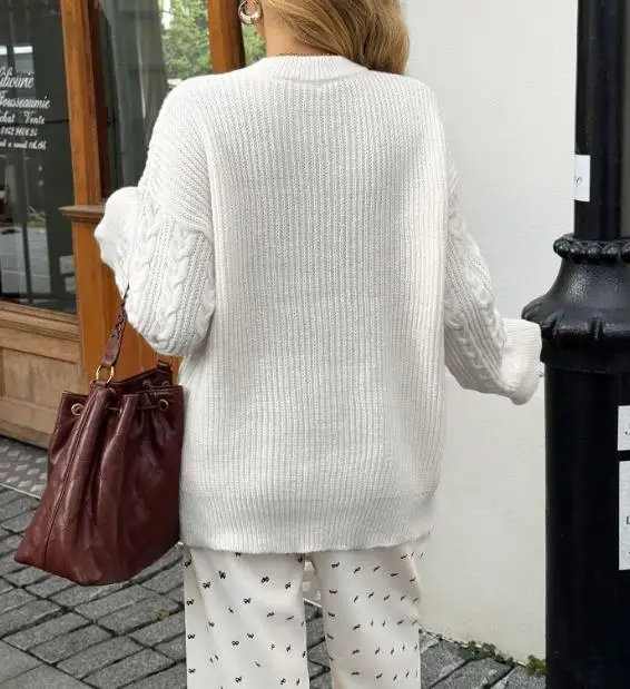 

Women's Elegant round Neck Sweater Long Sleeved Woolen Fashion Autumn Winter Vacation Clothing