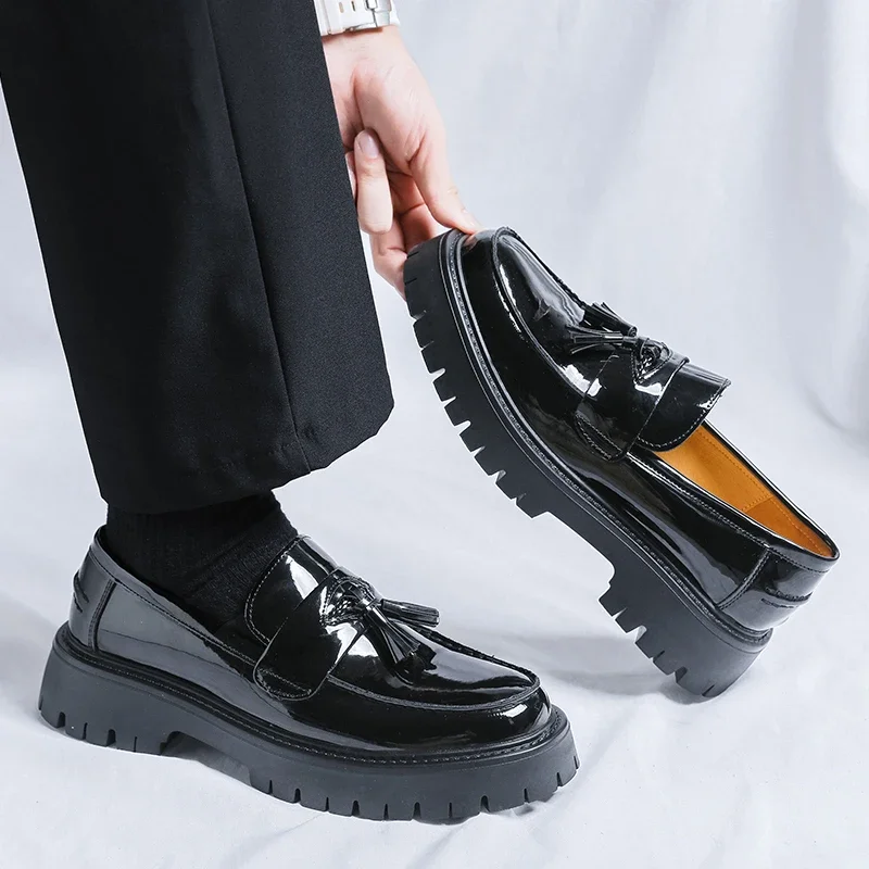 

Black moccasins Fashion Tassel Men Party Wedding Handmade Loafers slip on italian Men's Dress Shoes Comfortable Men Shoes