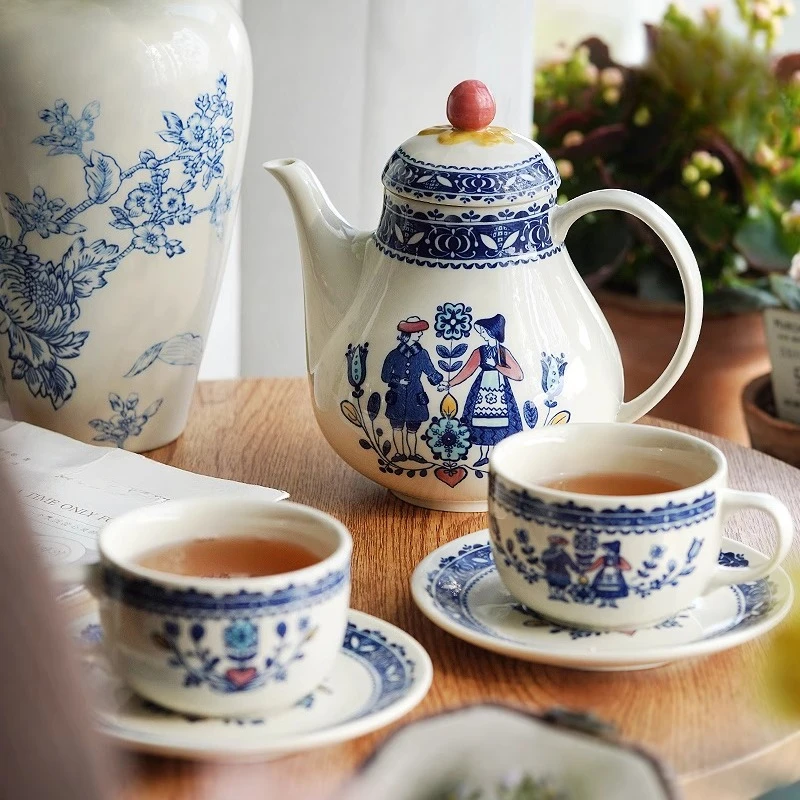 Vintage ceramic coffee cups and plates, English romantic dining plates, teapot cups and plates set, exquisite afternoon tea cups