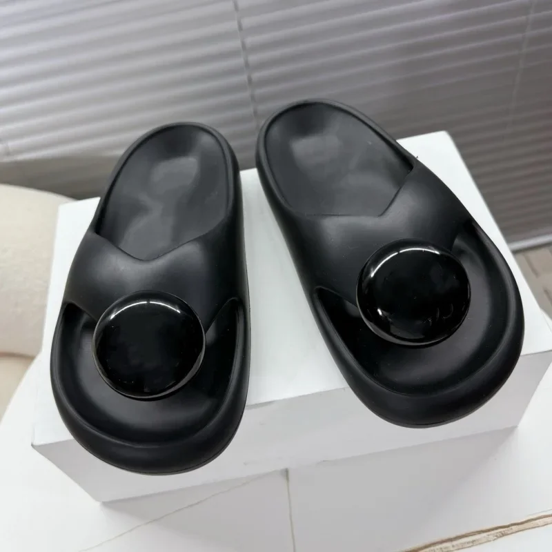 

2025 Fashion Women Flats Slippers Flip Flops Round Toe Genuine Leather Slides Solid Color Sandals Outdoor Concise Indoor