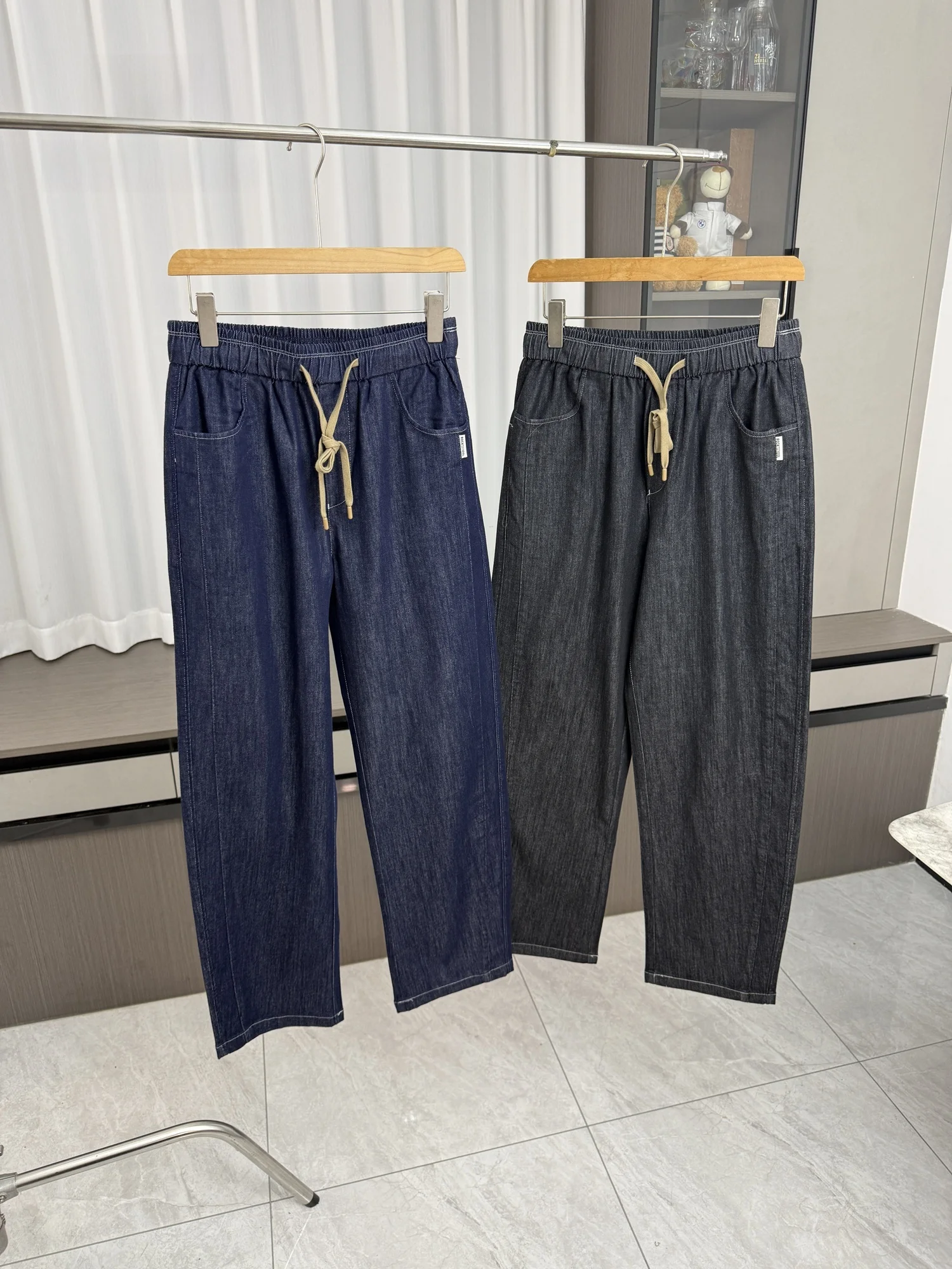 

Comfortable Breathable Men's Casual Pants Spring Summer Elastic Waist Versatile Casual Loose Fit Straight Leg Pants