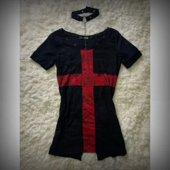 Camiseta Y2k con estampado de cruces, Top corto gótico, estética Punk Vintage, moda Emo Grunge, manga corta, cuello redondo, Harajuku, verano ajustado de los años 2000
