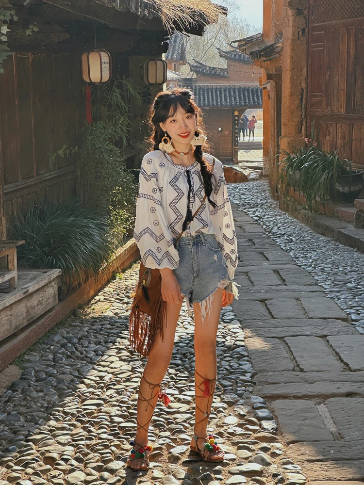 

Женская вышитая солнцезащитная блузка в этническом стиле из Юньнань Лицзян с цветочным узором и кисточками, весна-осень-лето