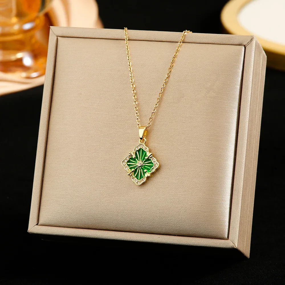 2025 Four-leaf clover titanium steel necklace for women, a versatile and elegant collarbone chain