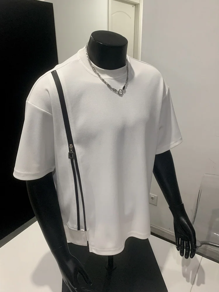

Белая мужская летняя футболка с коротким рукавом, вставками на плечах и молнией, свободного кроя, в американском стиле, из плотного материала, стильная