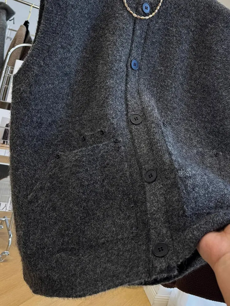 

Deep ey Single Button Knitted Vest Commute Sle Layering Top Women's Faion Autumn 2025 European Sle Clothing