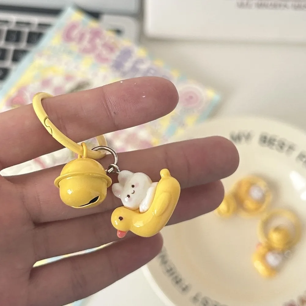 

Bell Yellow Duck Metal Keychain Ornament Creative Resin Little Yellow Duck KeyChain Little Rabbit Cartoon Small Car Keyring