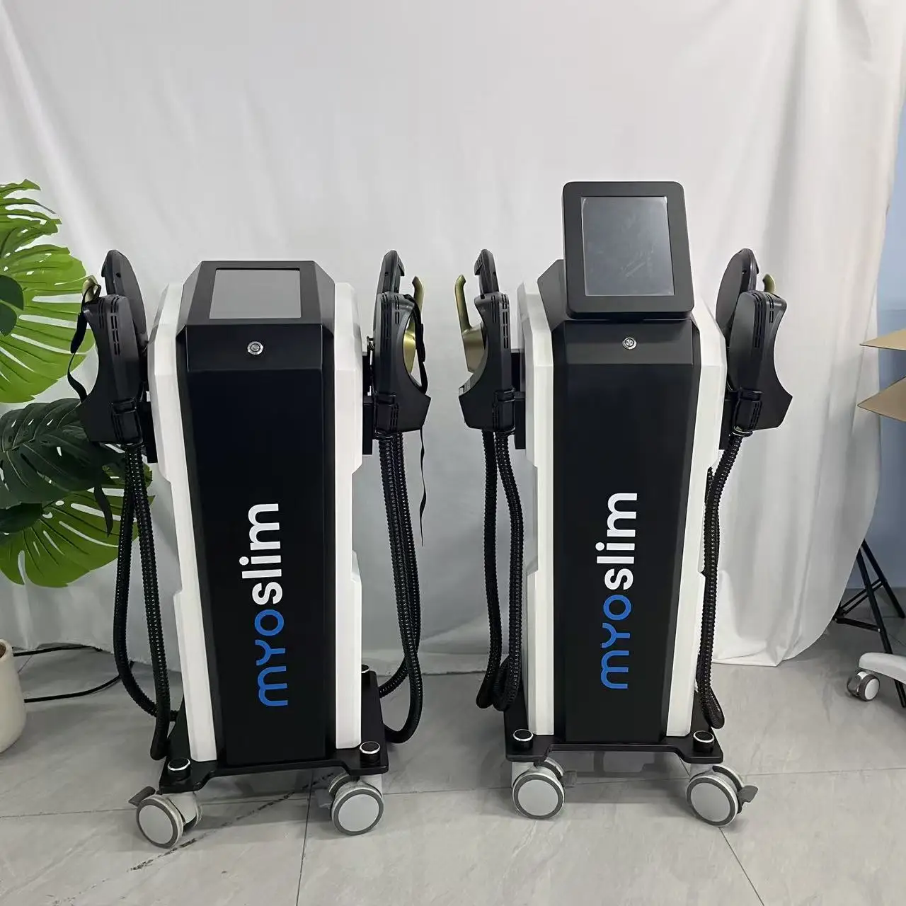 

HI-EMT 15T 6500W Магнитная машина для похудения Быстрое сжигание жира Тренировка мышц Удобная коррекция фигуры для домашнего салона