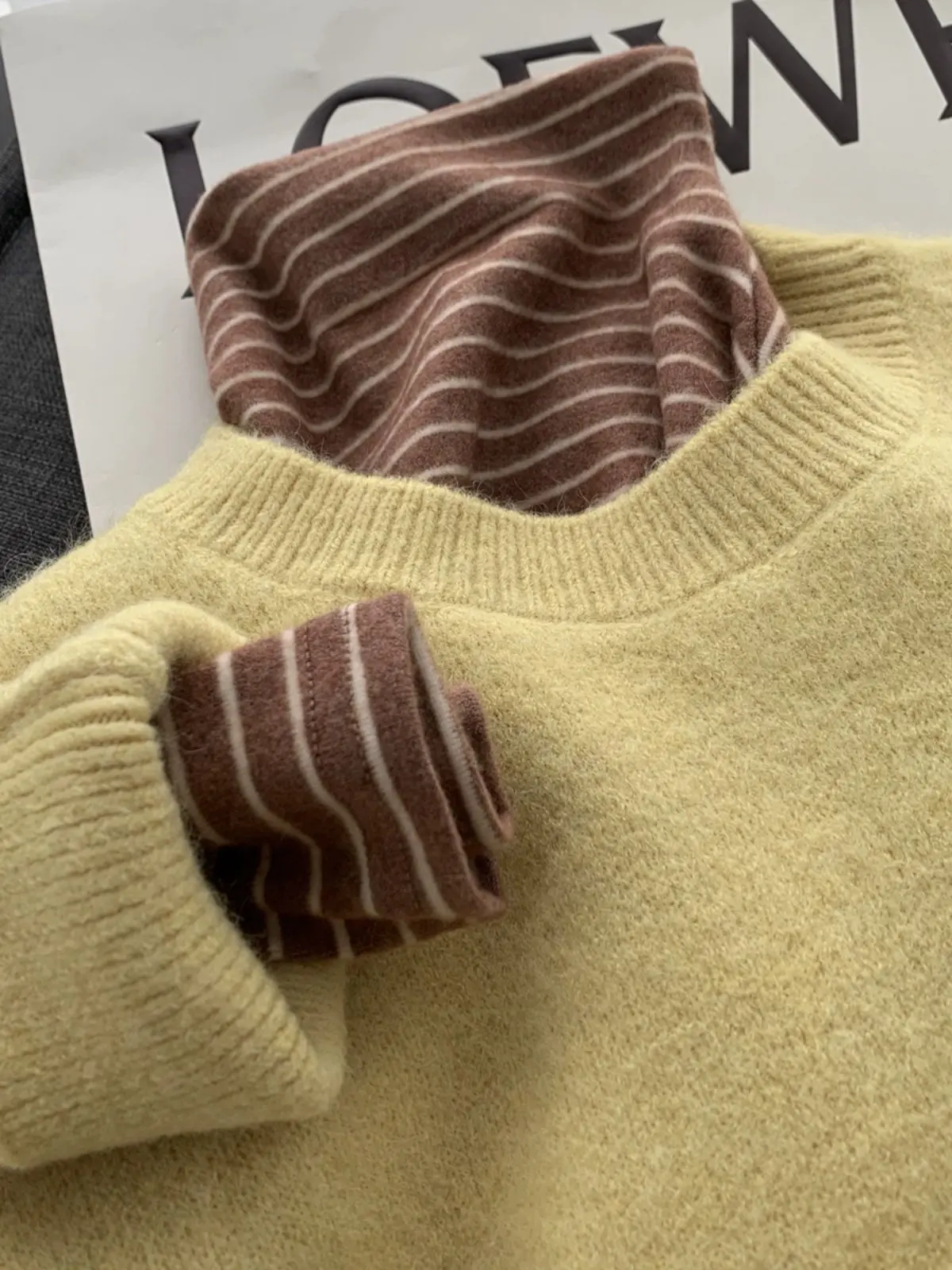 Thiened eep Fluwelen gele gebreide trui Losse ronde Ne Big Sweater Comfortabele Lazy Sle Dames Herfst Faion