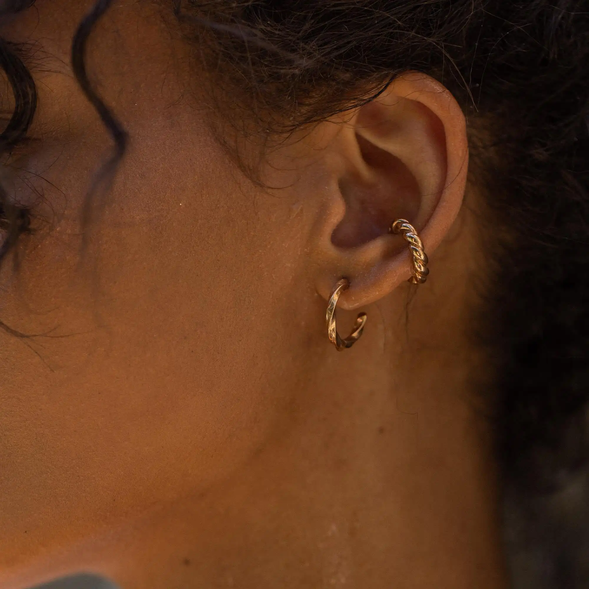 Vintage Stainless Steel Brass Twist Circle C-shape Hoop Earring for Women 18K Gold Plated Chunky Stud Earrings Simple Jewelry
