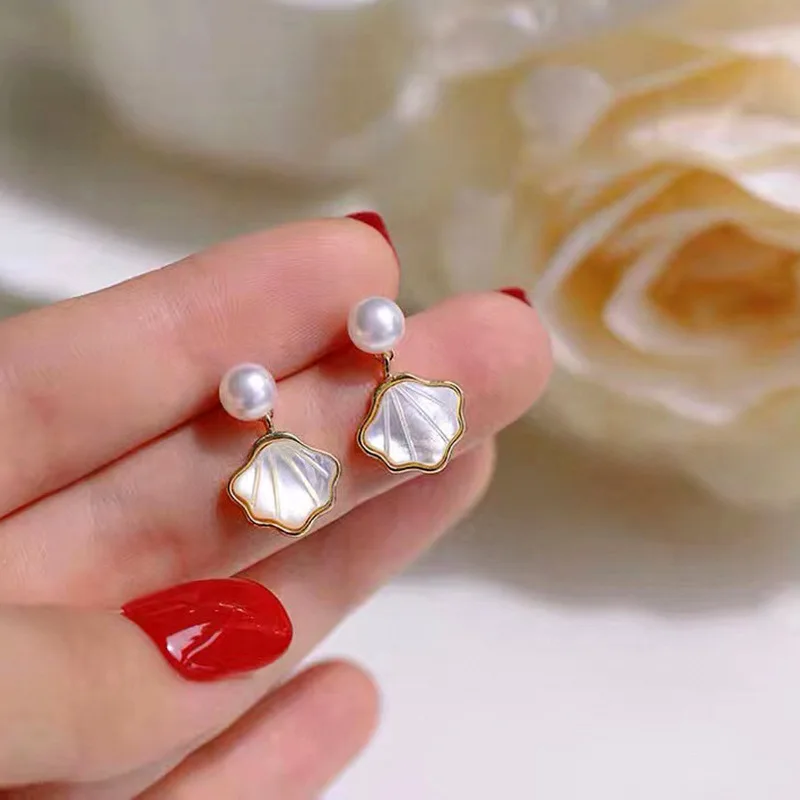 

Exquisite, minimalist, personalized, pearl shell, fashionable women's earrings, versatile and elegant accessories