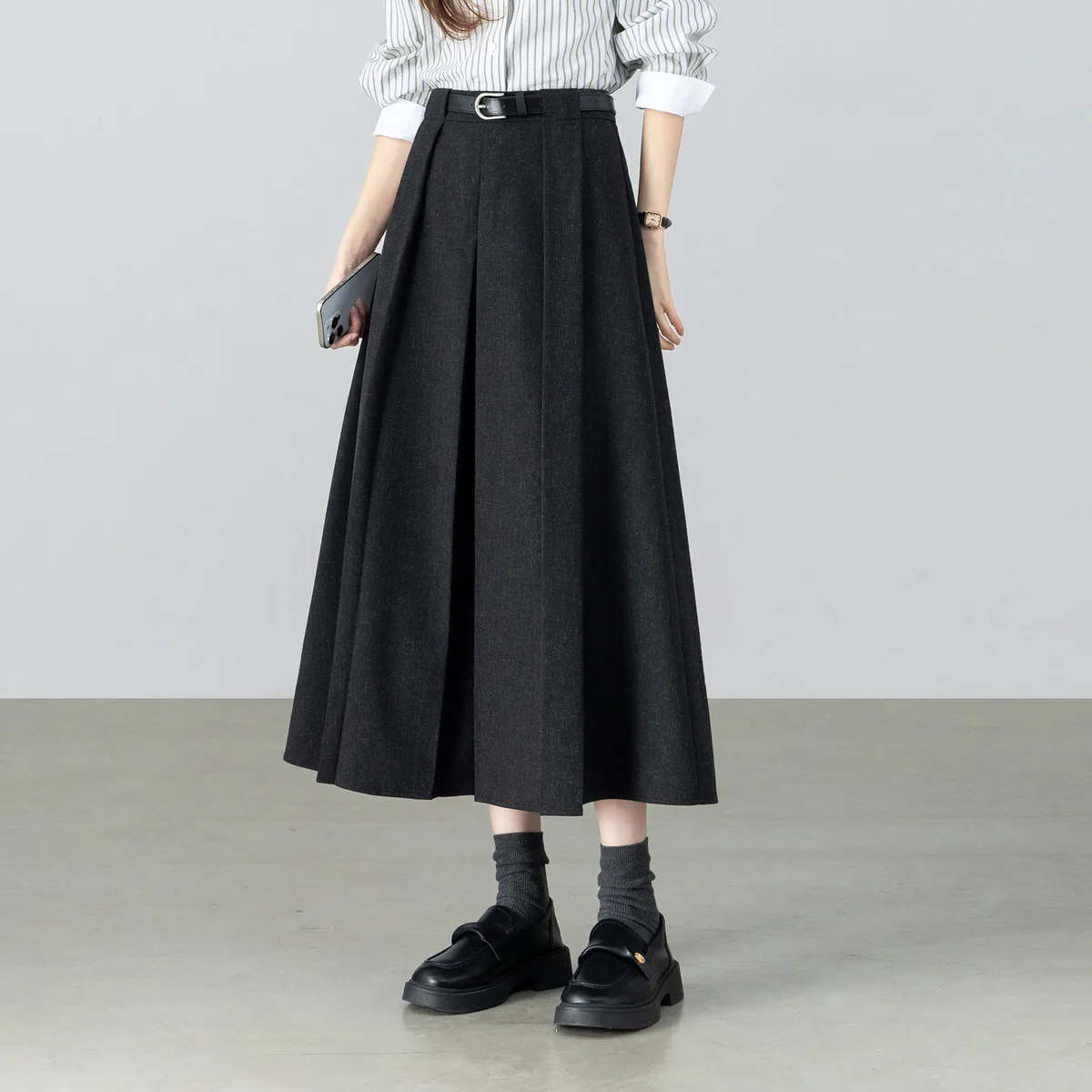 

Женская черная плиссированная юбка миди SENTUBILA, весна 2026, плиссированная юбка А-силуэта с эффектом похудения, с поясом, повседневная, элегантная, для офиса, 161QG6543