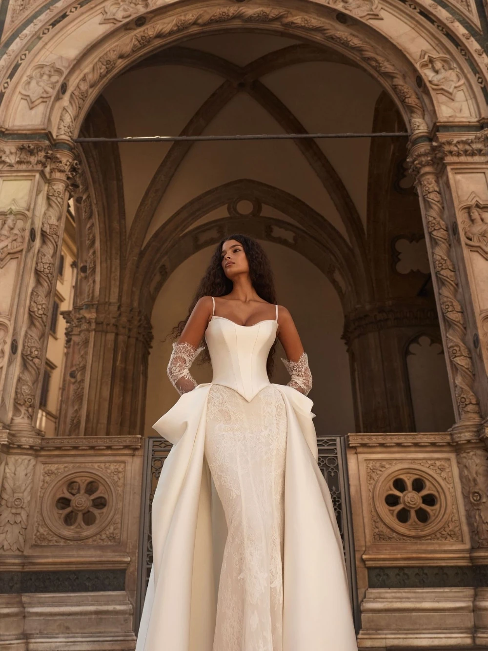 Graceful 2 in 1 Wedding Dress Lace Corset Mermaid Bridal Gown Customized Glamorous Satin Long Train Bride Wear No Gloves No Veil
