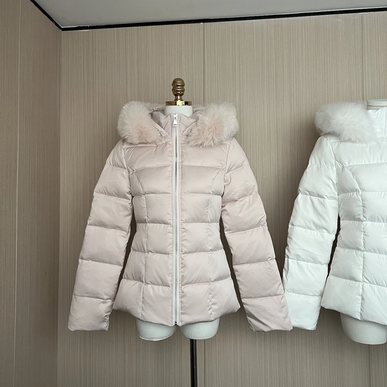 Women's Winter Thick Warm White Duck Down Coat Lady High Street Faux Fur Hooded Long Sleeve Slim Down Padded Outwear