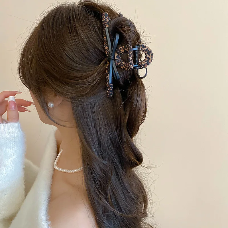 Leopard Print Artificial Leather Bow Grab Clip Hairpin Back Head Hair Shark Clip Personality Sweet Cool Wind Accessories Woman