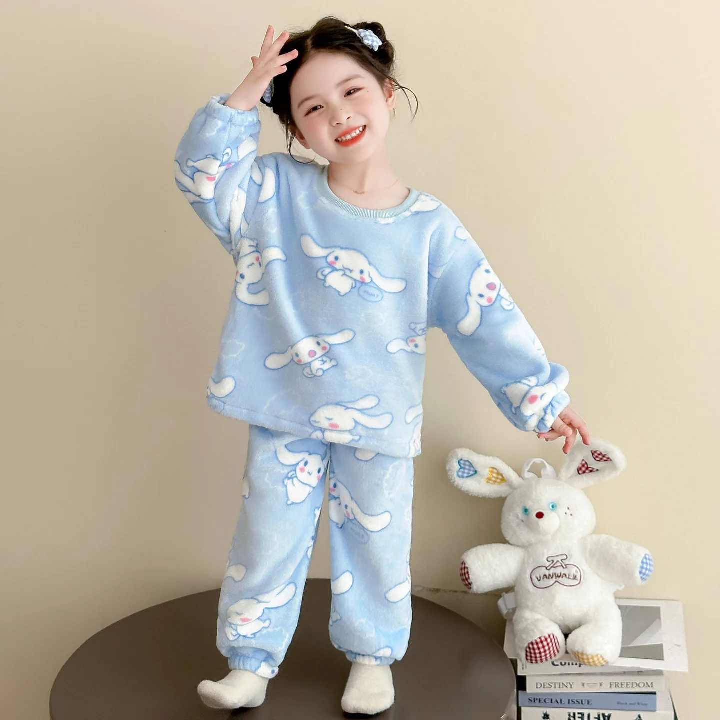 

Anime Cinnamoroll girls' autumn and winter thick coral fleece pajamas Children's flannel pajamas set Girl cartoon home outfit