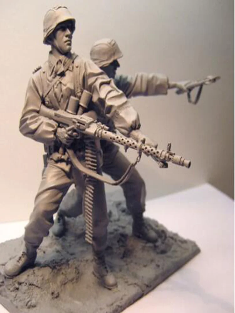 

Resin Figure Model Kit Unassambled 1/16 ancient officer crew include 2 (NO BASE ) Unpainted collect Figure