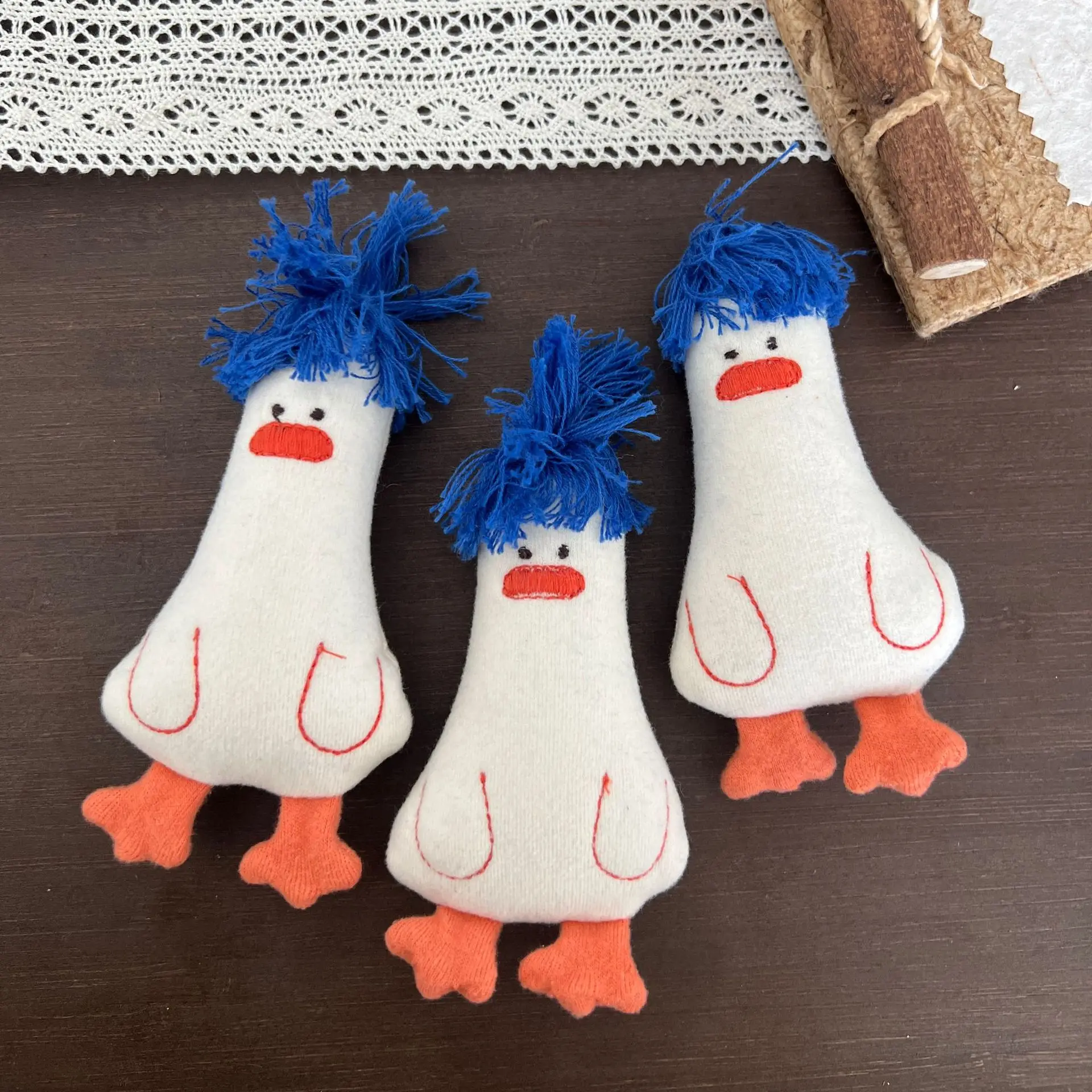 

Ins Blue Plush Duck Brooch 1PCS New for Women Cotton Filled Knit Sock Doll Handmade Hair Clip Decor Durable Kit