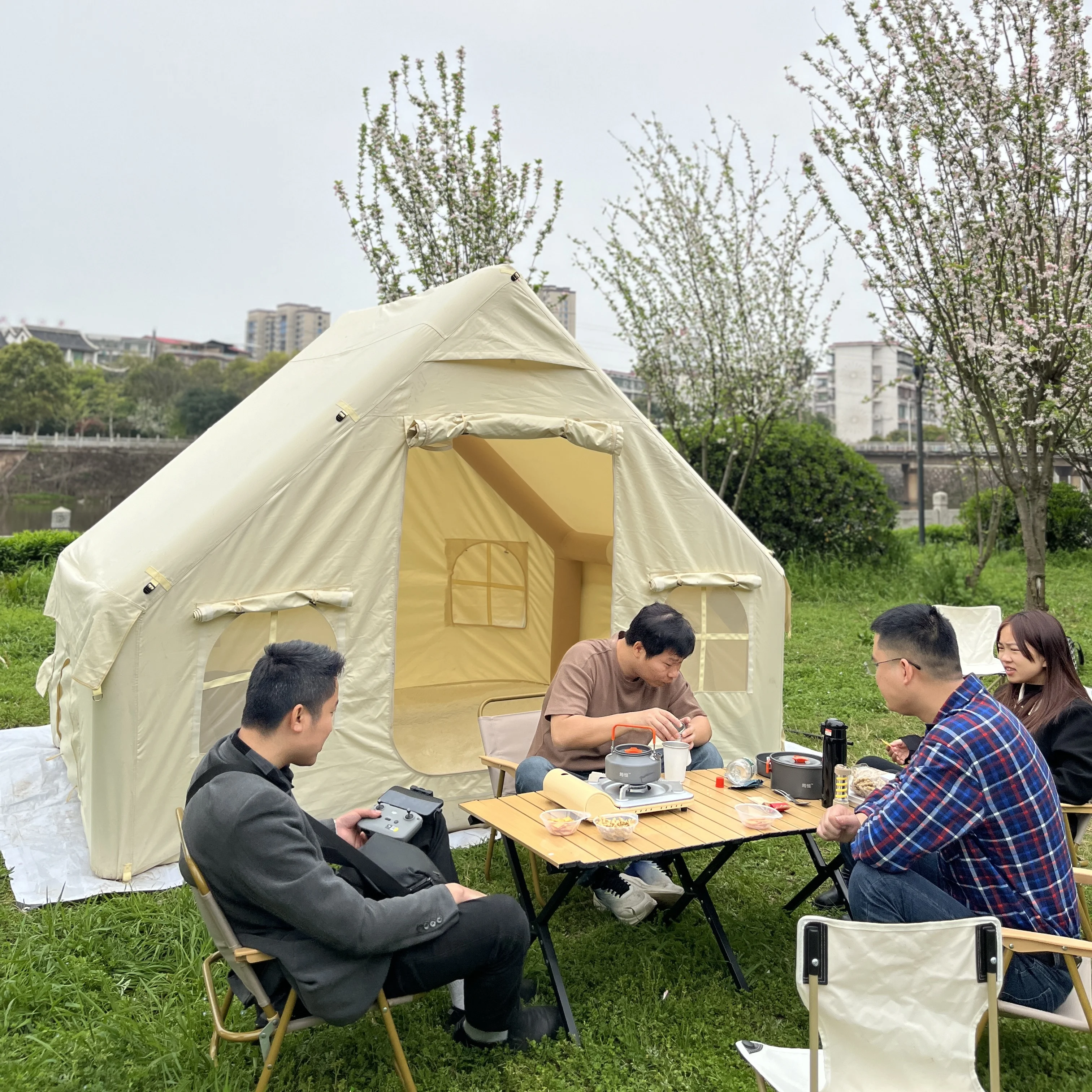 

AA AutoHot Sale Camping Accessories Outdoor Event Tent Inflatable Tent for Campsites