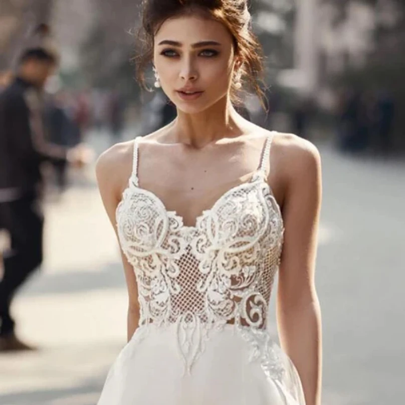 Strapless Mermaid Wedding Dresses 2023 Summer V Neck Appliques Backless Pleat Robe Tulle Court Train Bridal Gowns Sexy